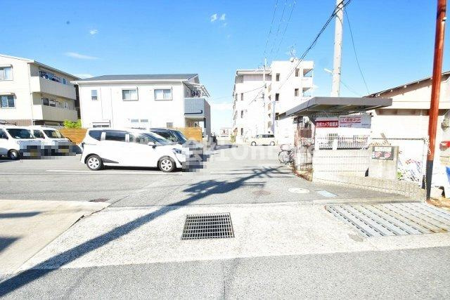 マンションチアフルの駐車場