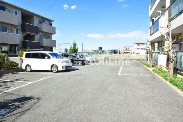 マンションチアフルの駐車場