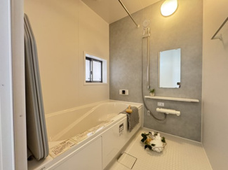 【浴室】 | 糸満市西崎町（全2棟）ラストA号棟 | A号棟　浴室換気乾燥機付き♪