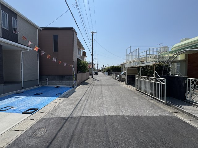 糸満市西崎町（全2棟）ラストA号棟の前面道路含む現地写真|※北側公道6m♪