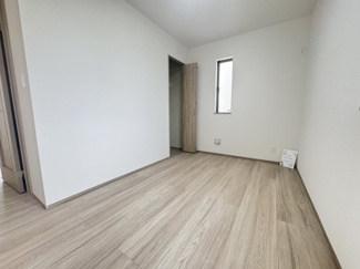 【洋室】 | 糸満市西崎町（全2棟）ラストA号棟 | A号棟　洋室5.25帖＋CL付き♪