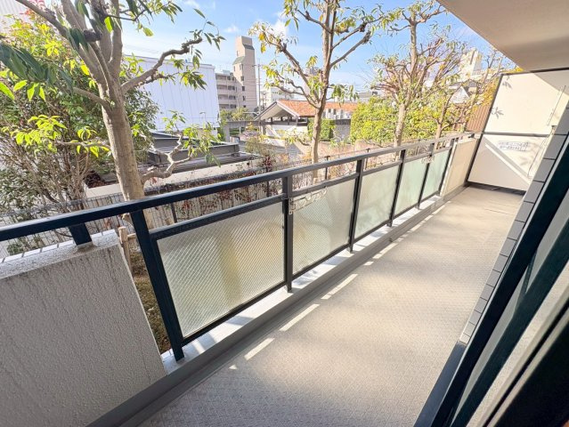 フォーラムノリタケ２番館のバルコニー