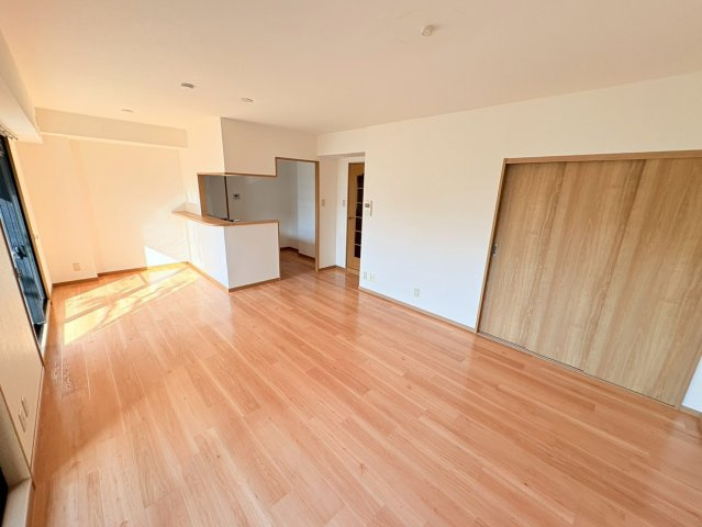 フォーラムノリタケ２番館の居間・リビング