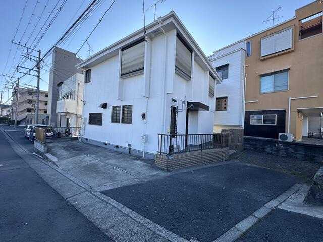 川崎市多摩区菅北浦３丁目の一戸建てのエントランス