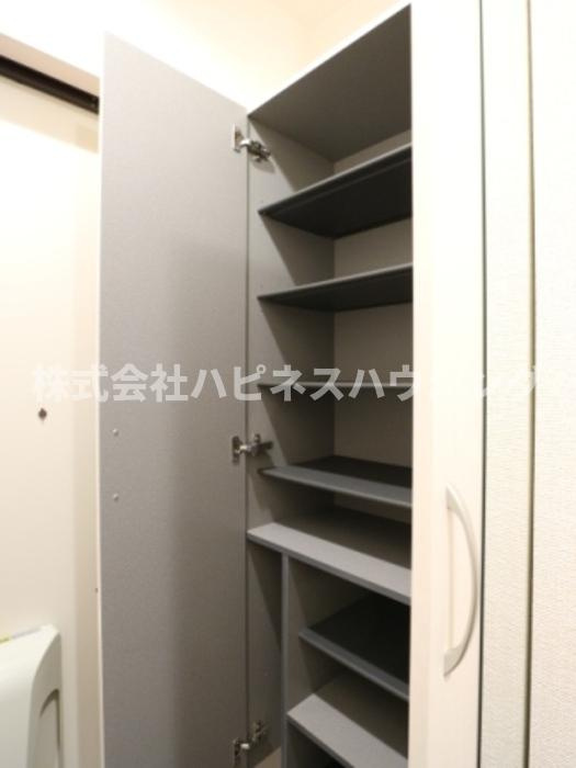 プレジールヤストシの玄関