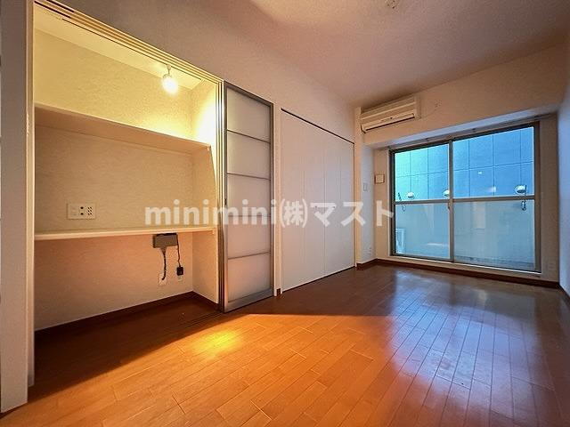 アスリート御堂筋本町の洋室