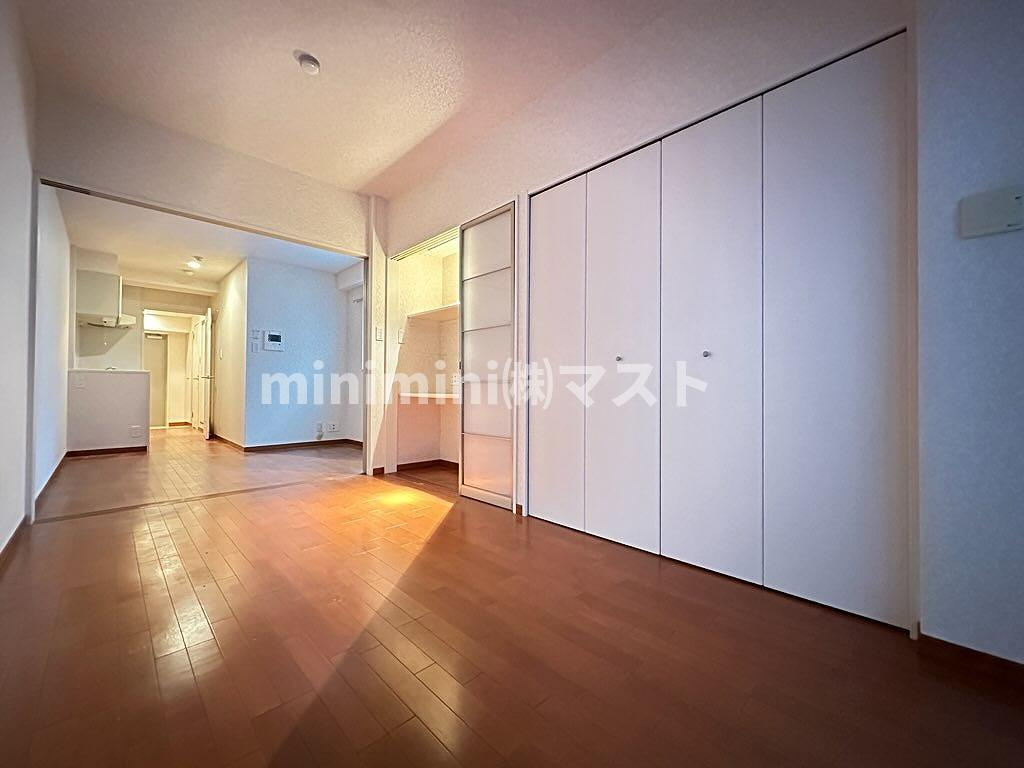 アスリート御堂筋本町の洋室