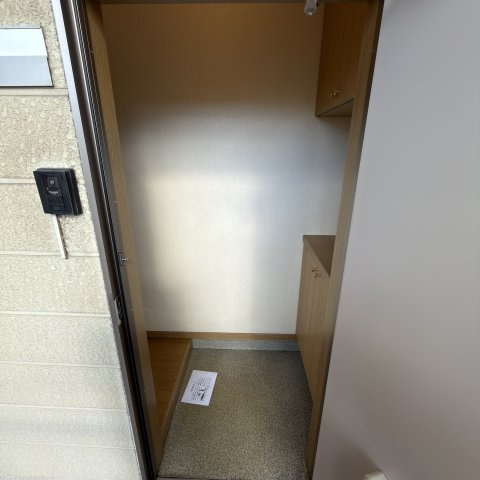 メゾンシエナⅡの玄関