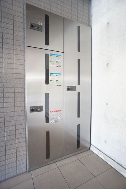 マリンパレス登戸のその他共用部分|宅配ボックス設置で便利です