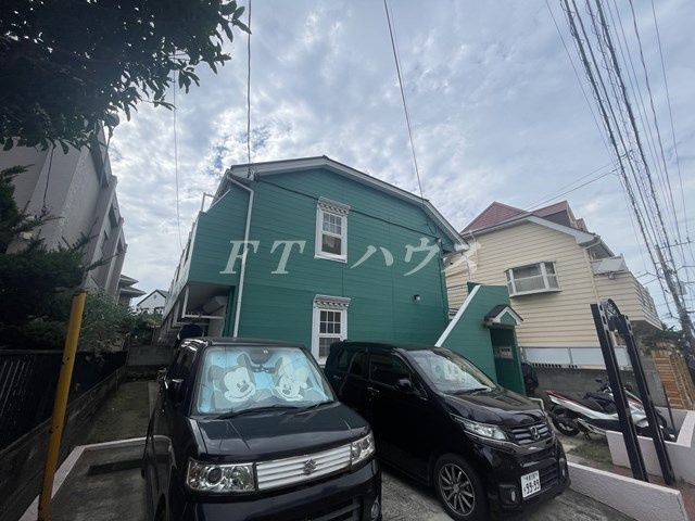 習志野市花咲１丁目のアパートの駐車場