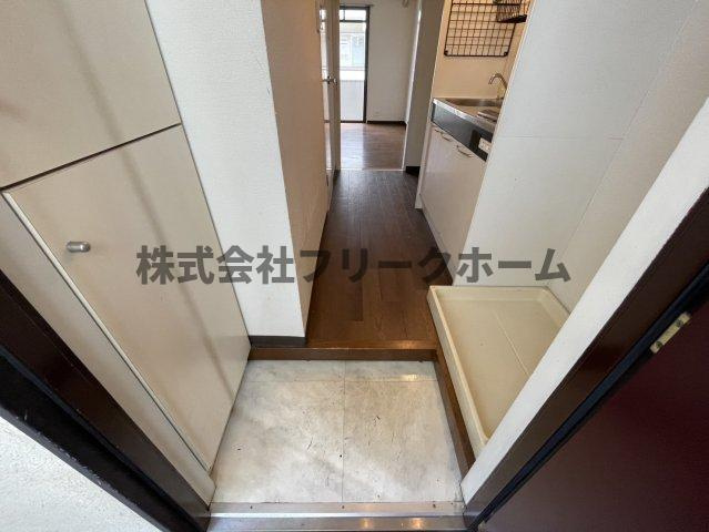 三鷹市牟礼１丁目の賃貸マンションの玄関