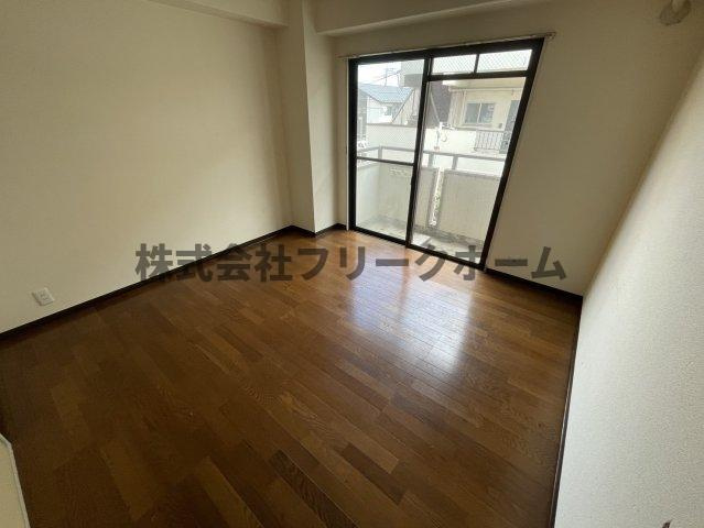 三鷹市牟礼１丁目の賃貸マンションの居間・リビング