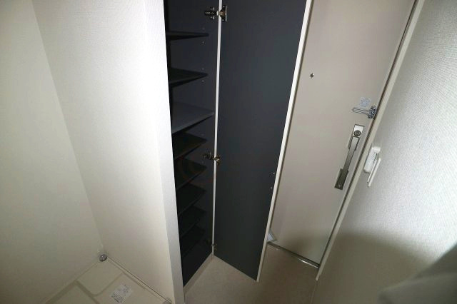 リブリ・FOR　DEAREST　灘の玄関