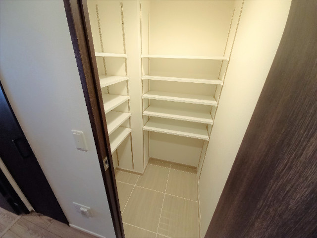 ラシュレ神戸北野の玄関