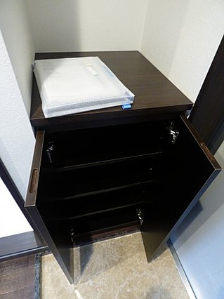 シュマンセプト神戸の玄関