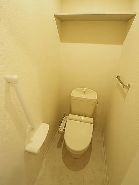 CERISE岡本（スリーズ岡本）のトイレ