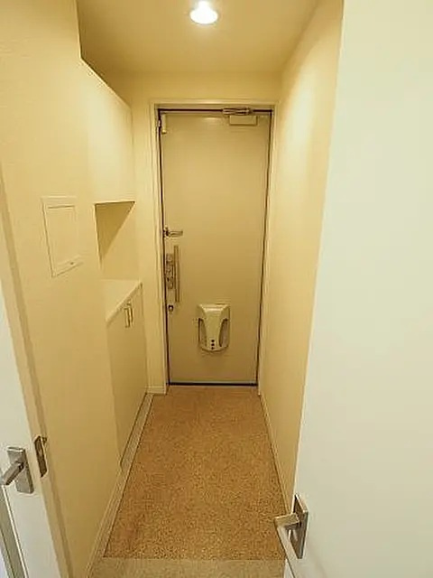 CERISE岡本（スリーズ岡本）の玄関