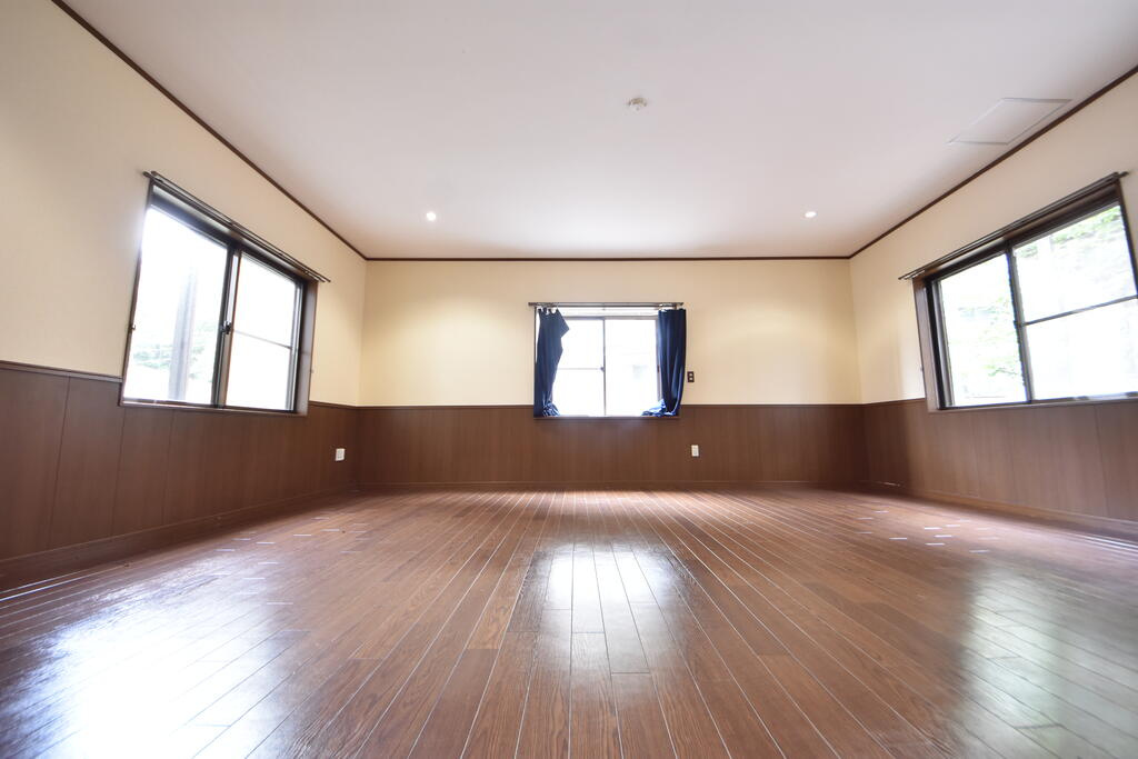 コミュニティ熊内の居間・リビング