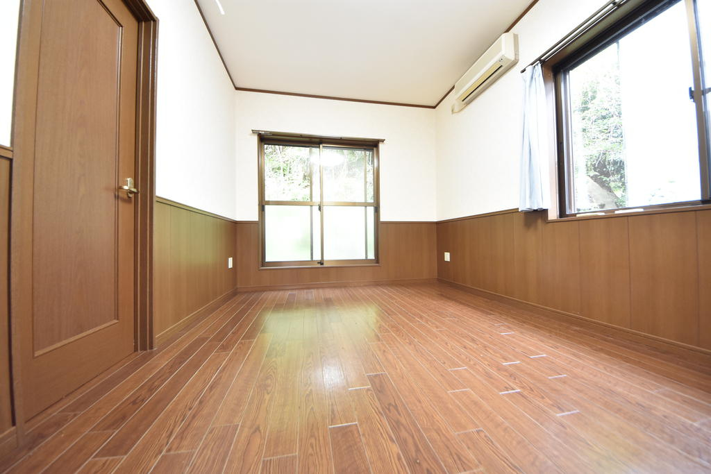 コミュニティ熊内の居間・リビング