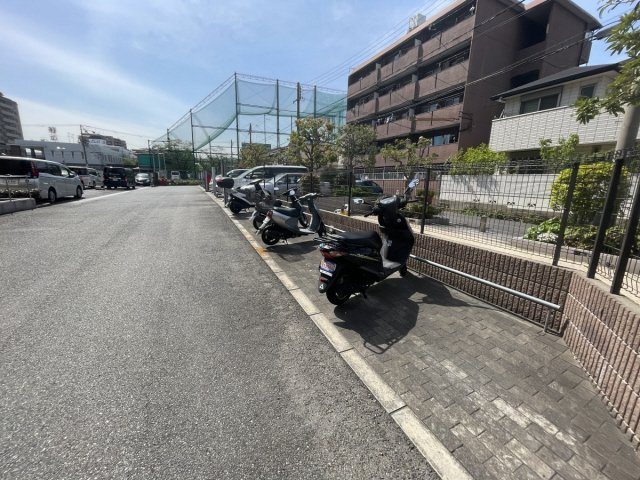 住吉川東パーク・ホームズの駐車場