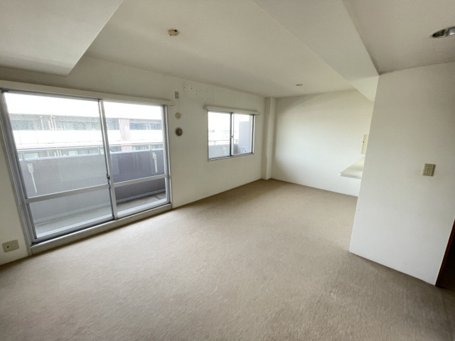 住吉川東パーク・ホームズの居間・リビング