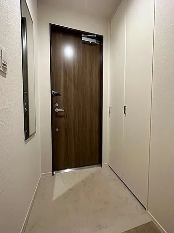 メゾンリールリールの玄関