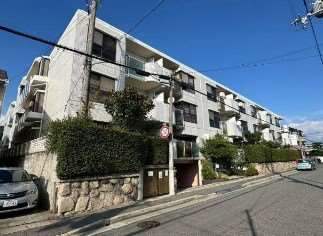 ロイヤル芦屋川の外観