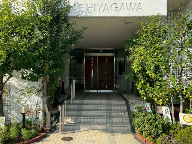 ロイヤル芦屋川のエントランス