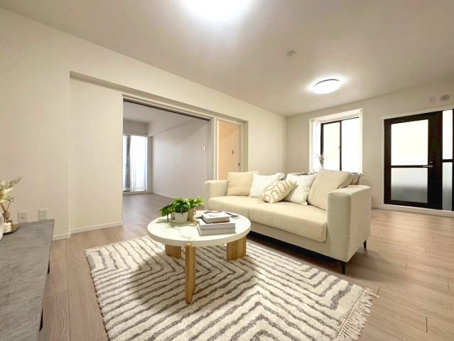 ロイヤル芦屋川の居間・リビング