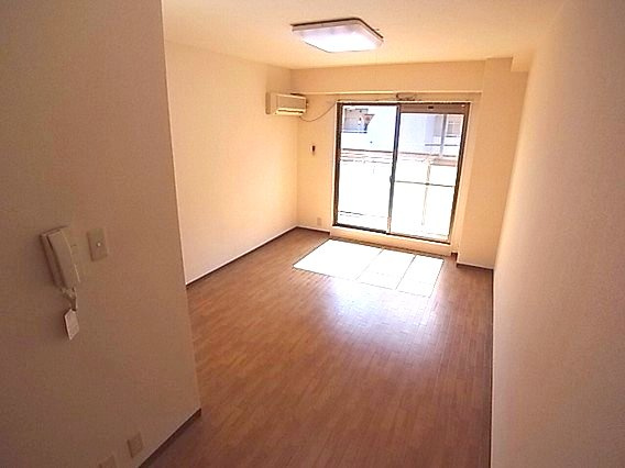 サイトピア本山の居間・リビング