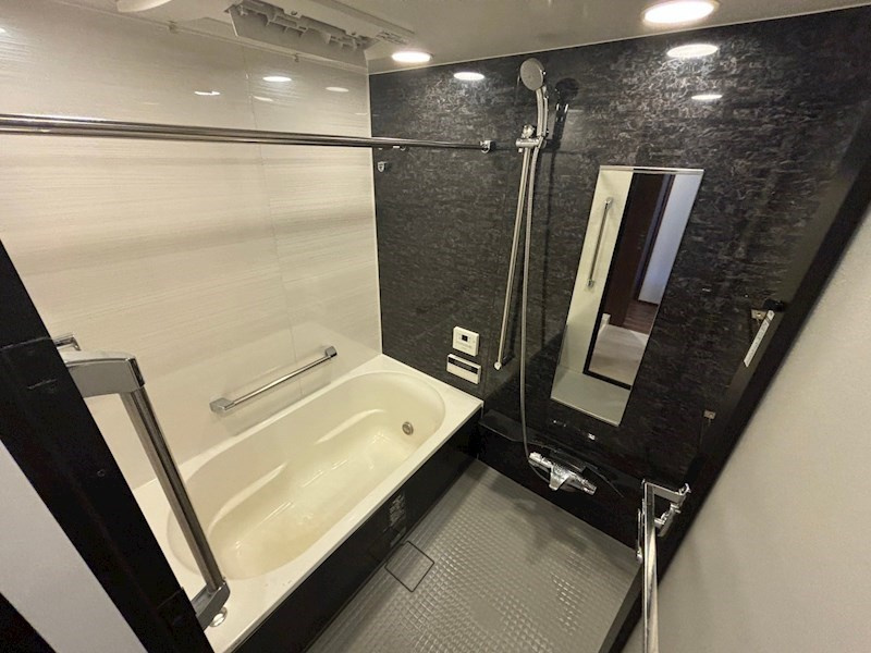 ワコーレ神戸本山中町の浴室