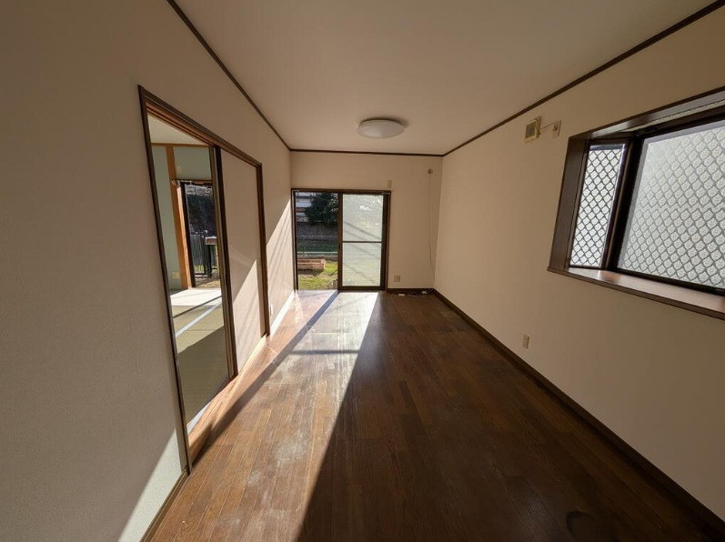 鴨子ケ原3丁目貸家の居間・リビング