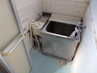 オオギビルの浴室