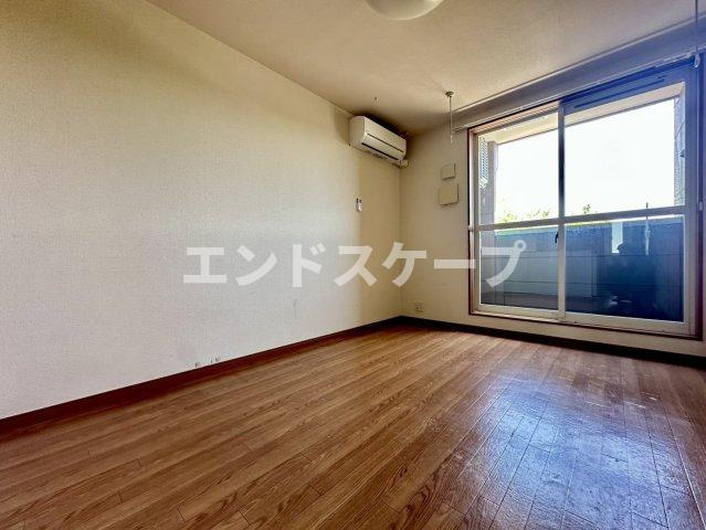 シャトー・カルムの居間・リビング|高崎、前橋のお部屋探しはエンドスケープまで！お客様の理想お聞かせ下さい♪