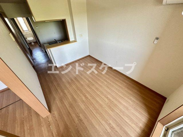 シャトー・カルムの居間・リビング|高崎、前橋のお部屋探しはエンドスケープまで！お客様の理想お聞かせ下さい♪