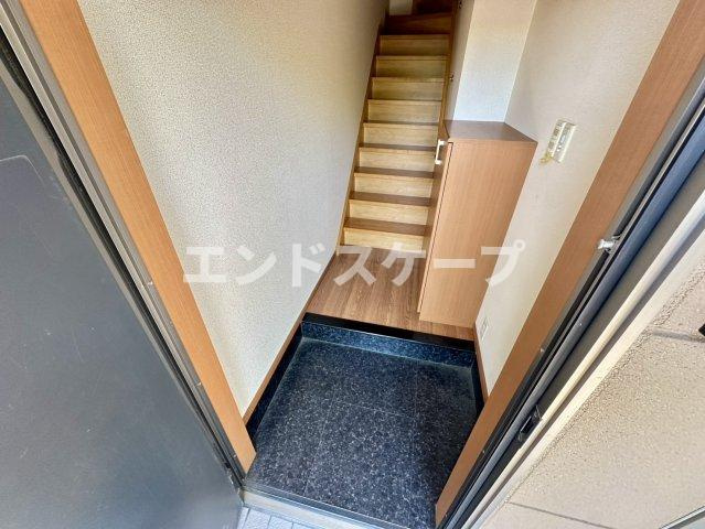 シャトー・カルムの玄関|高崎、前橋のお部屋探しはエンドスケープまで！お客様の理想お聞かせ下さい♪