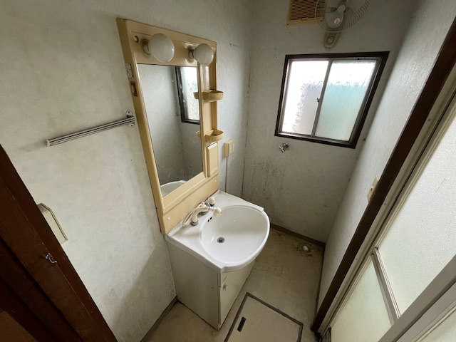 楠風台貸家の独立洗面台