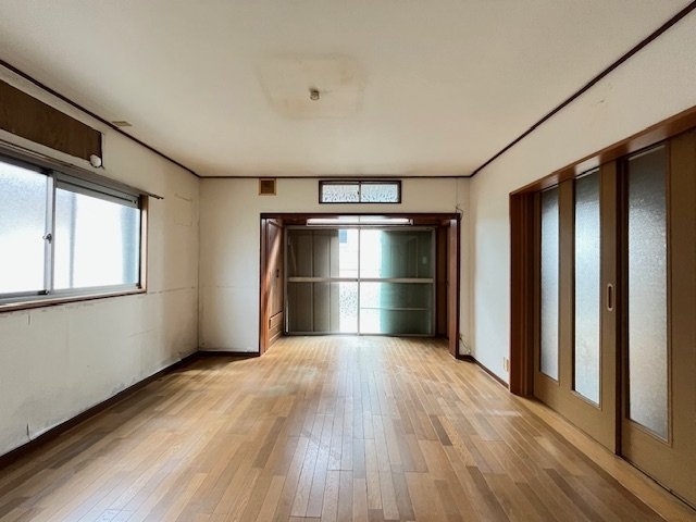 楠風台貸家の居間・リビング