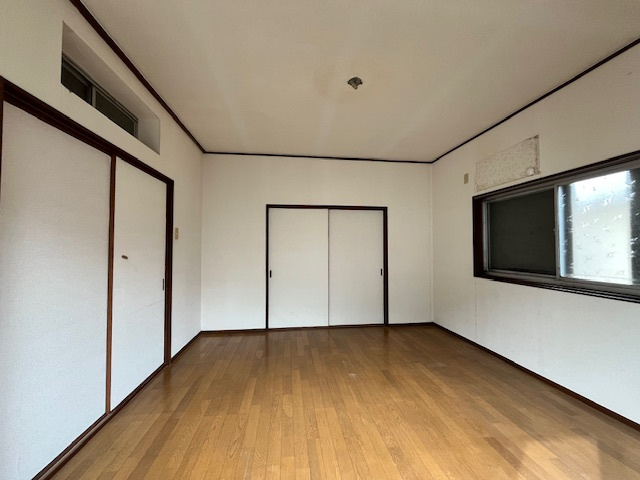 楠風台貸家の居間・リビング