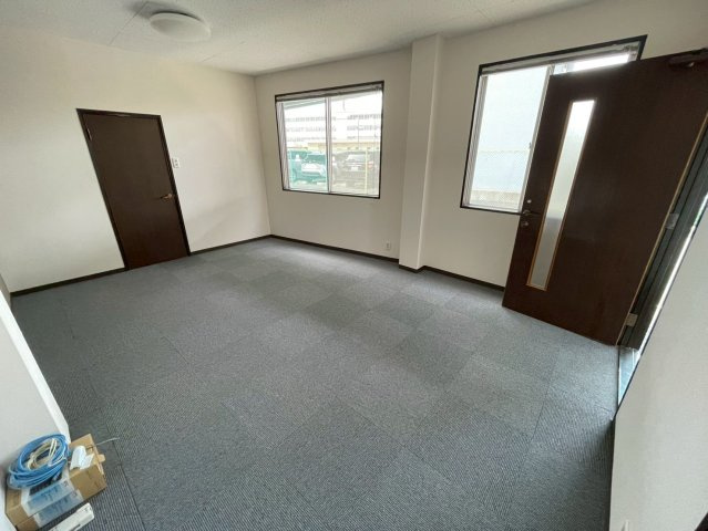 百船町1棟貸事務所の内装