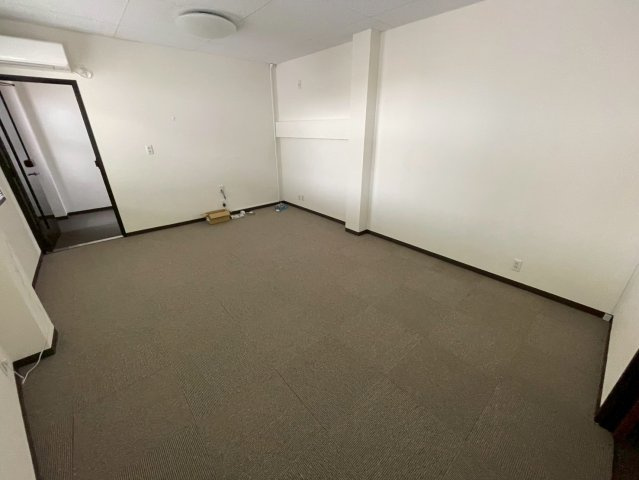 百船町1棟貸事務所の内装