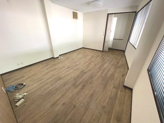 百船町1棟貸事務所の内装