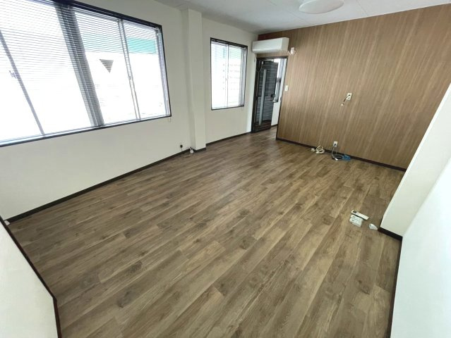 百船町1棟貸事務所の内装