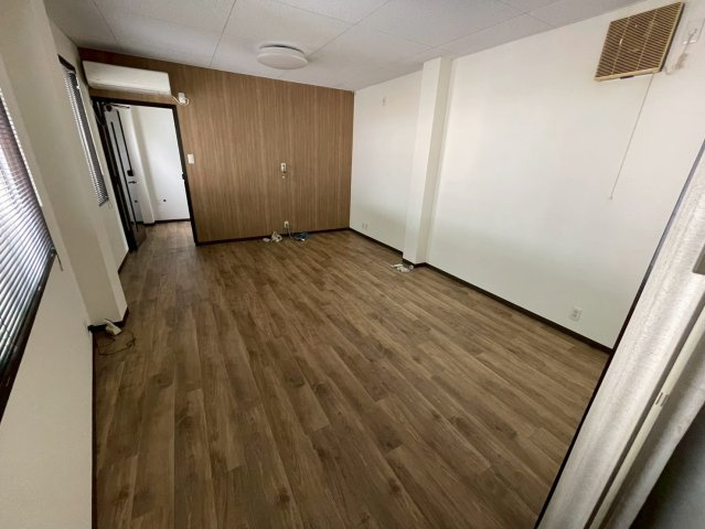 百船町1棟貸事務所の内装