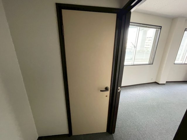 百船町1棟貸事務所の内装