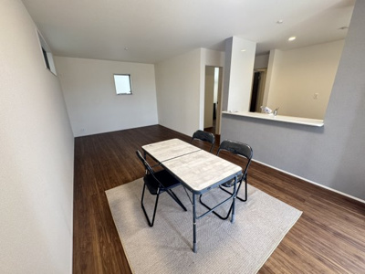 【居間・リビング】 | うるま市高江洲（全3棟） | 1号棟　LDK17.2帖♪