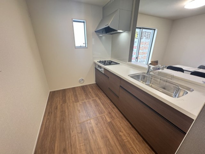 【キッチン】 | うるま市高江洲（全3棟） | 1号棟　使いやすいシステムキッチン♪