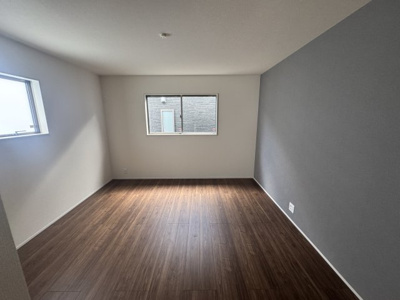 【洋室】 | うるま市高江洲（全3棟） | 1号棟　洋室9帖＋WIC付き♪