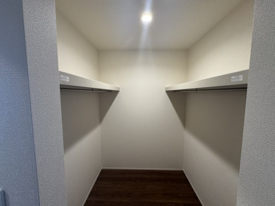 【収納】 | うるま市高江洲（全3棟） | 1号棟　洋室9帖＋WIC付き♪