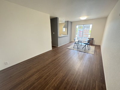 【居間・リビング】 | うるま市高江洲（全3棟） | 1号棟　LDK17.2帖♪